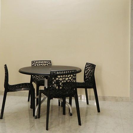 Radharani Apartment コルカタ エクステリア 写真